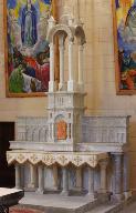 Ensemble du maître-autel : autel, deux gradins d'autel, tabernacle, exposition