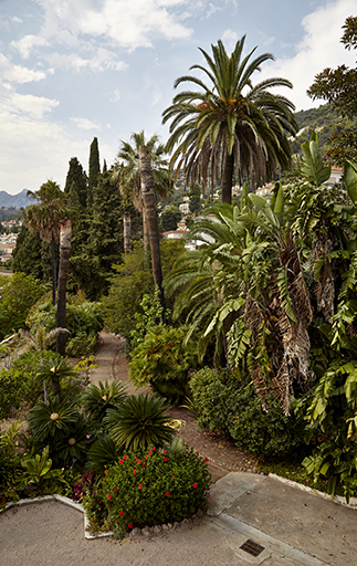 Jardin supérieur : vue de la partie Nord-Ouest du jardin prise depuis l'étage de la maison.