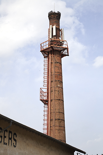 coopérative agricole et parfumerie (coopérative de distillation de plantes à parfum, distillerie de fleur d'oranger) dite Coopérative Nerolium, actuellement conserverie (coopérative de confiture d'oranges amères)