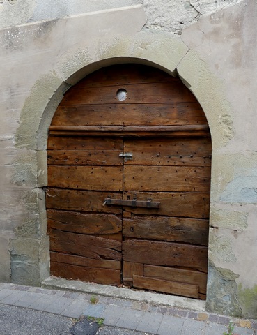 Elévation est, premier niveau. Porte de la remise.