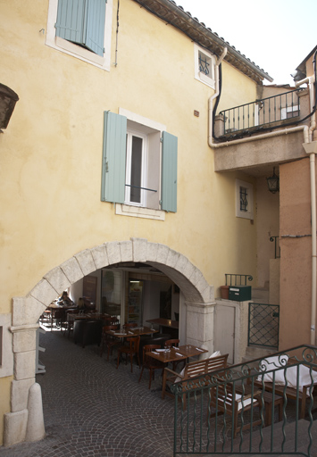 Passage entre la rue Hoche et la rue d'Alsace.