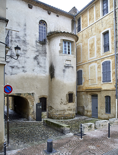 Vue d'ensemble de l'élévation nord de la synagogue.