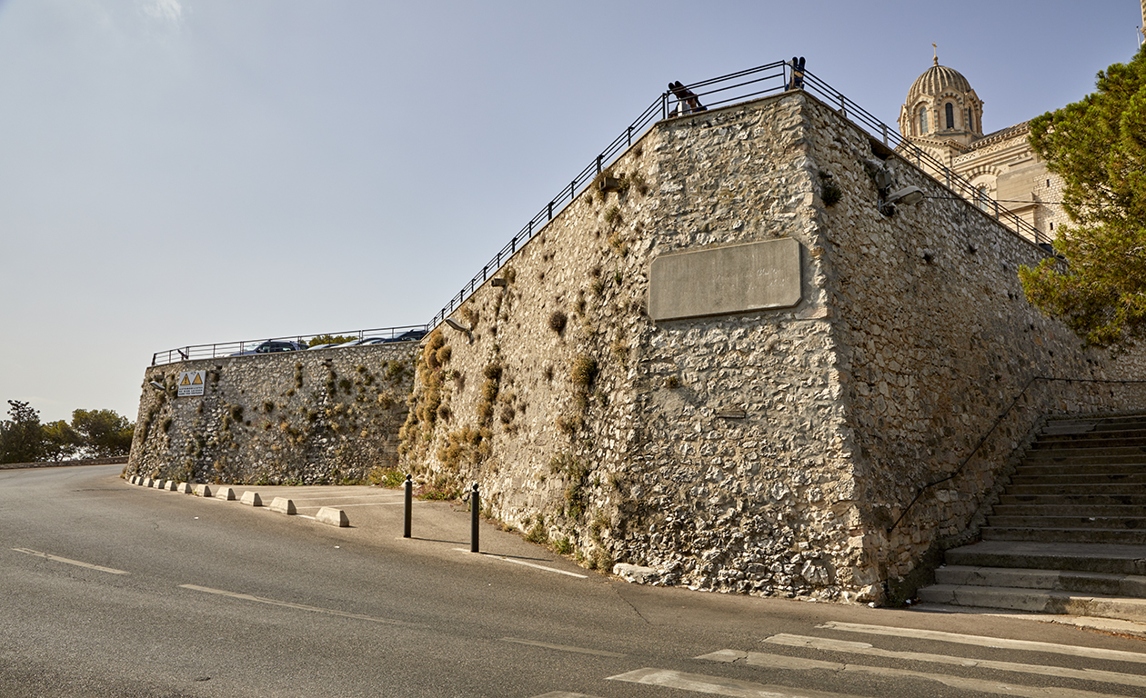 Front tenaillé de l'ancien ouvrage de 1591 restauré  en 1935
