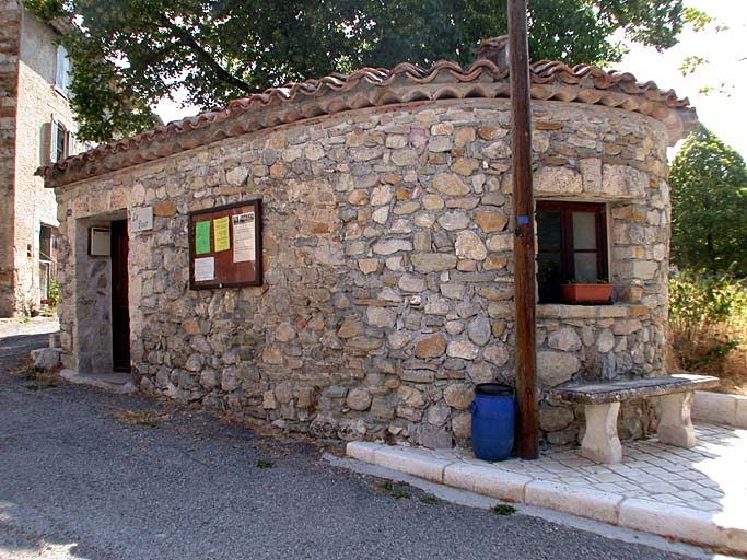 Peyroules. fournil des Girauds.