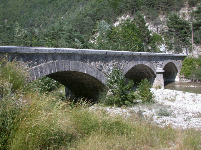 pont sur l'Issole