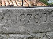 Plan de Puget (le), 1980 I1 119. Puits. date et initiales gravées sur la margelle en pierre de taille.