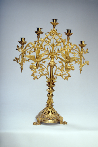deuxième paire de chandeliers d'autel