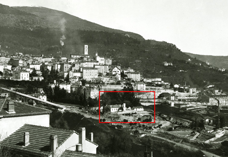 ferme, puis parfumerie H. Muraour & Claude Raynaud, actuellement immeuble à logements