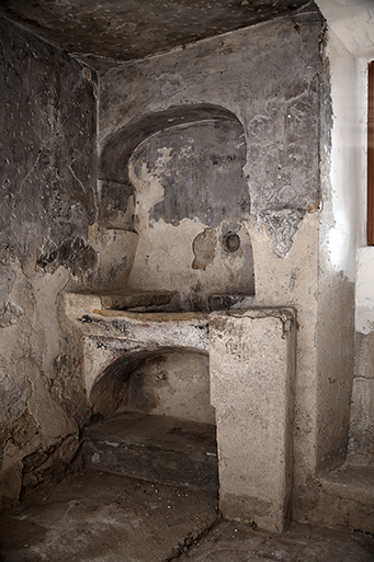 demeure seigneuriale, puis ferme dite Château de Chasteuil