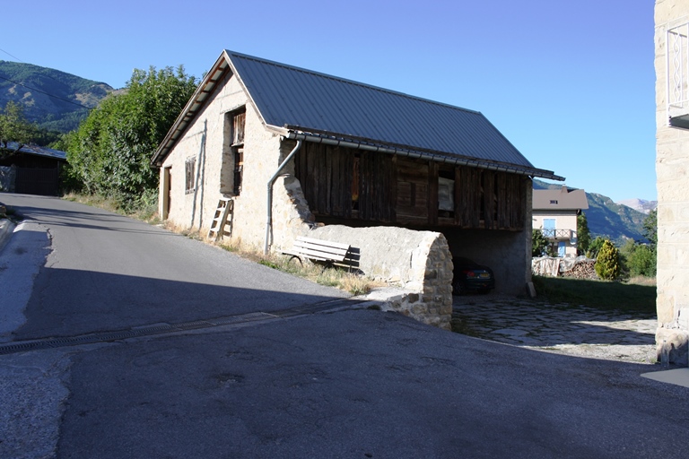 remise agricole : remise d'aire à fouler