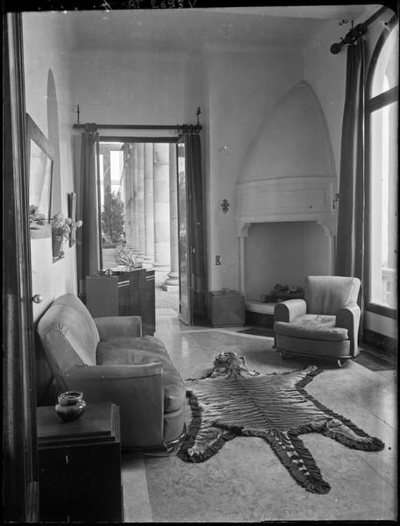 maison de villégiature (villa balnéaire) dite Palais Castellamare ou Villa Orlamonde, un temps hôtel de voyageurs sous le nom de Palais Maeterlinck, actuellement immeuble