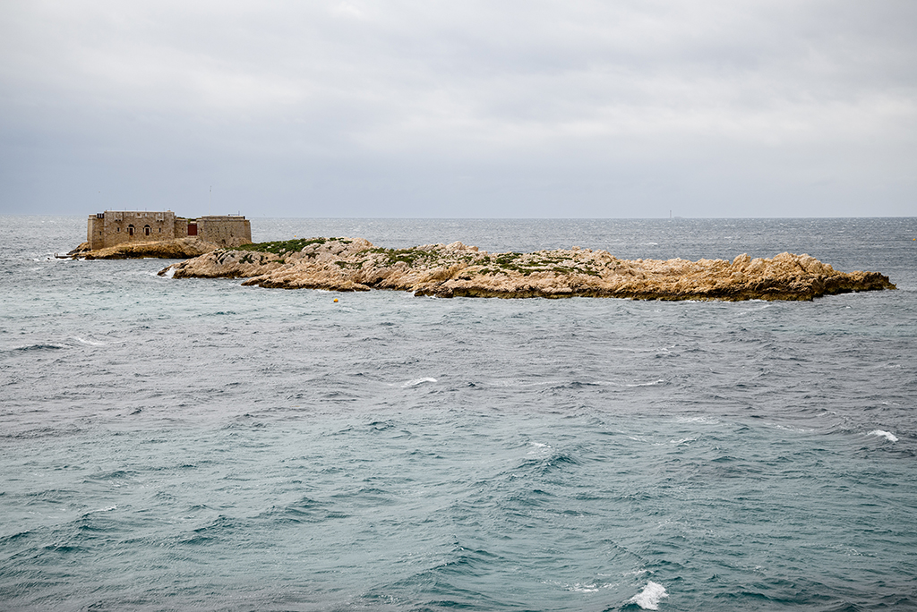 Vue générale des ilôts d'Endoume, vus du Nord-Est, vers la côte
