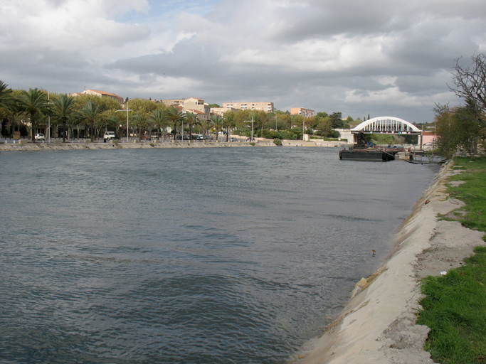 canal de navigation d'Arles à Bouc (ou d'Arles à Fos-sur-Mer)