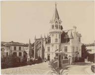 ensemble d'édifices à cour commune : ensemble de 3 villas à cours et jardin communs dit Villas Roccamare et Villa Gothique