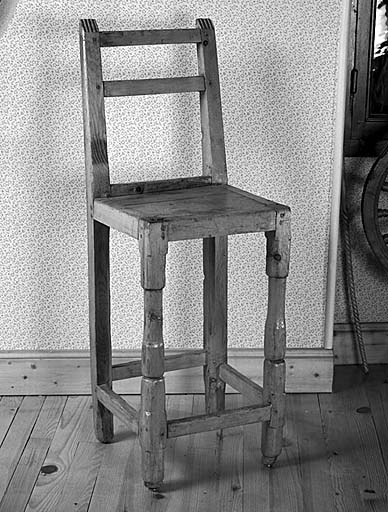 chaise haute d'enfant (n° 7)