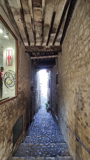 Passage couvert sur la rue du Casse-Cou. Vue prise de l'est.