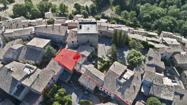 Emprise de la Tour du Four et tracé de l'enceinte. Vue aérienne prise du sud-ouest.