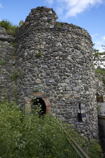 Secteur nord-ouest de l'enceinte, vue nord/nord-est de la tour 34, prise du flanc droit du bastionnet 56