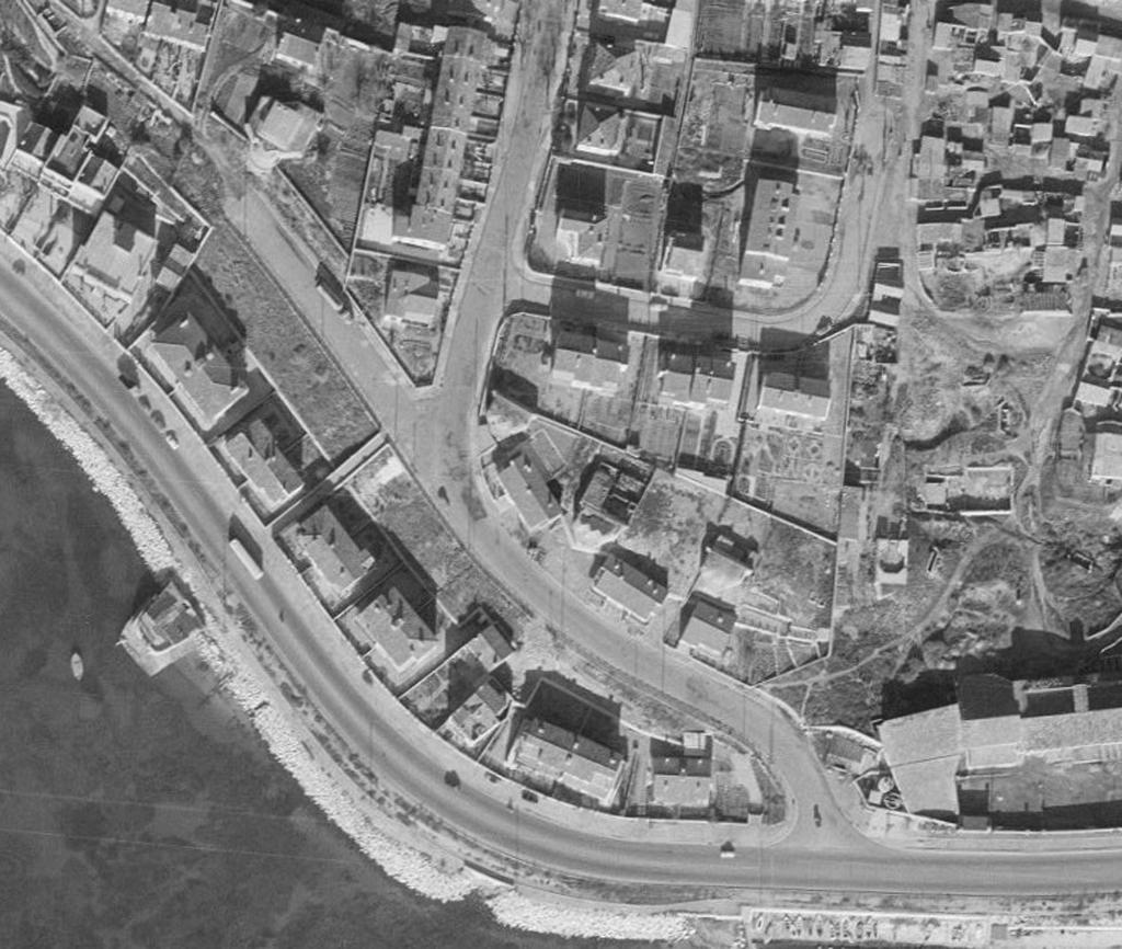 [Vue aérienne verticale, quartier de l'Estaque, secteur Fenouil, Marseille], 1960.