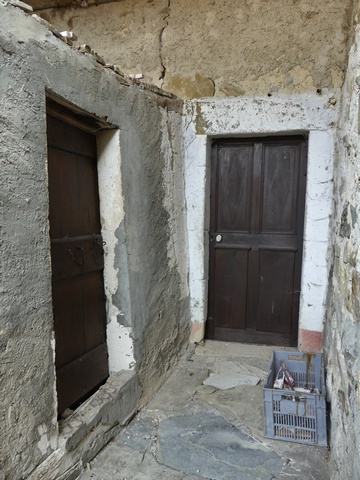 Dépendance sud. Partie nord-ouest, pignon ouest. Palier filant couvert.