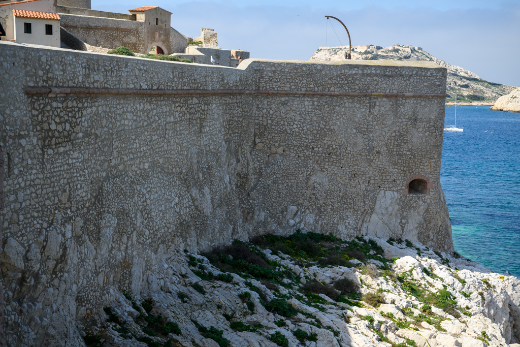 Front nord, muraille et flanc droit du bastion 13