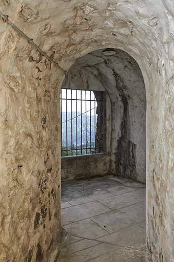 intérieur de la petite casemate de flanquement à gauche (sud-est) du front latéral Est