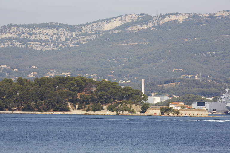 Vue générale lointaine depuis la grande passe (ouest).