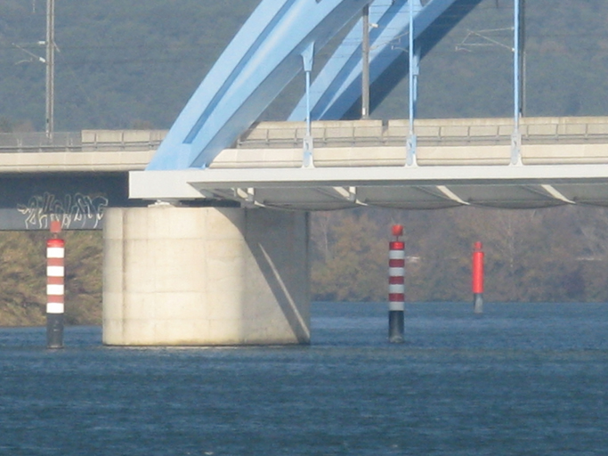 viaduc ferroviaire (TGV) de Vénéjan-Mornas, dit aussi viaduc de Mornas