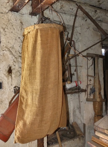 sac pour la cueillette des fleurs de tilleul, dit saquette