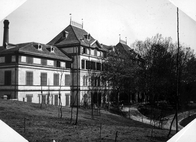 couvent de capucins, puis parfumerie Chiris, actuellement tribunal de justice, immeubles à logements, atelier municipal