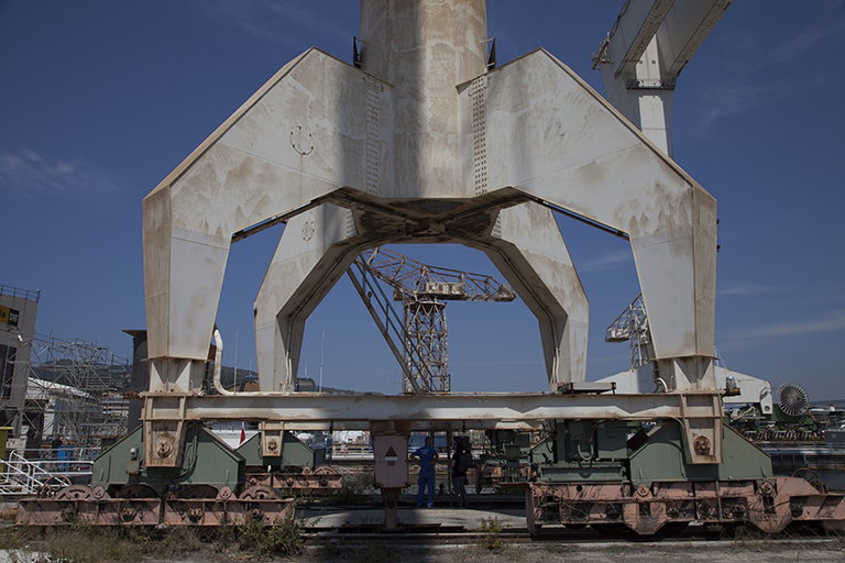 machine à lever à bâti mobile guidé (grue Krupp-Ardelt) de 20 t.