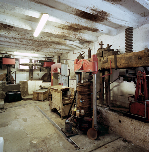 bastide, moulin à huile, puis moulin à ressence, actuellement moulin à huile et logement