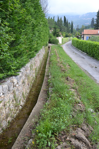 Moulin à huile, scierie à bois puis moulin à huile et ressence, actuellement logement